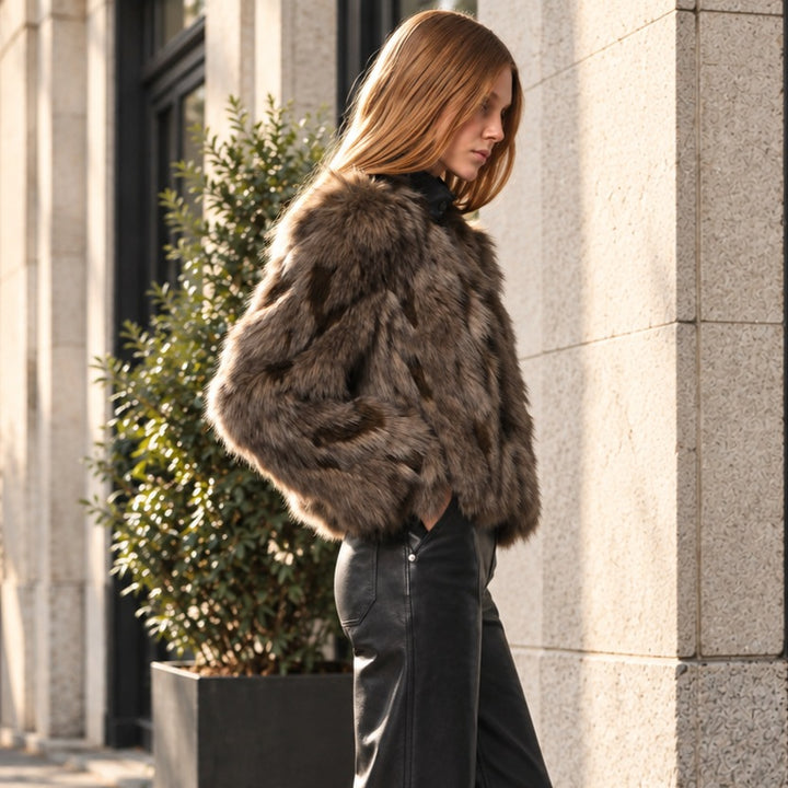 APPARIS Lillet Patchwork Bomber in Cedar Multi – kurze Damenjacke aus Faux Fur mit Details in Lederoptik