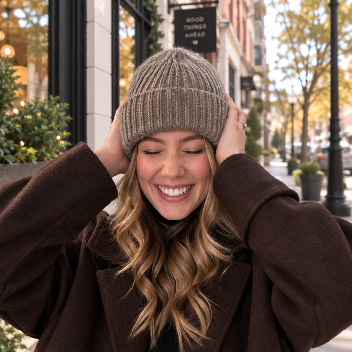 Cashimar Cashmere Mütze Bari in Taupe – Damen Beanie aus 100% Cashmere im herbstlichen Outfit