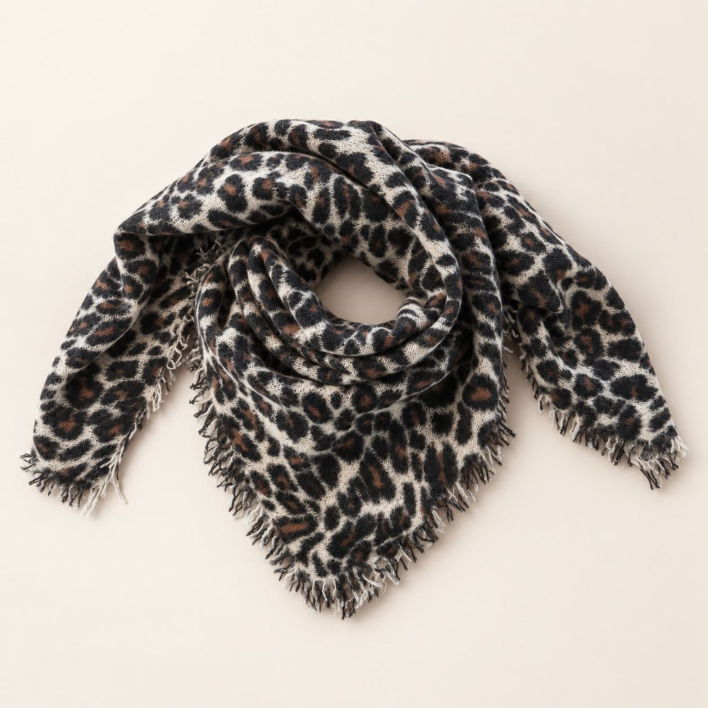 cute stuff Cashmere Bandana Leo Brown 65 x 65 cm aus 100% Kaschmir mit Leo-Print und feinen Fransen
