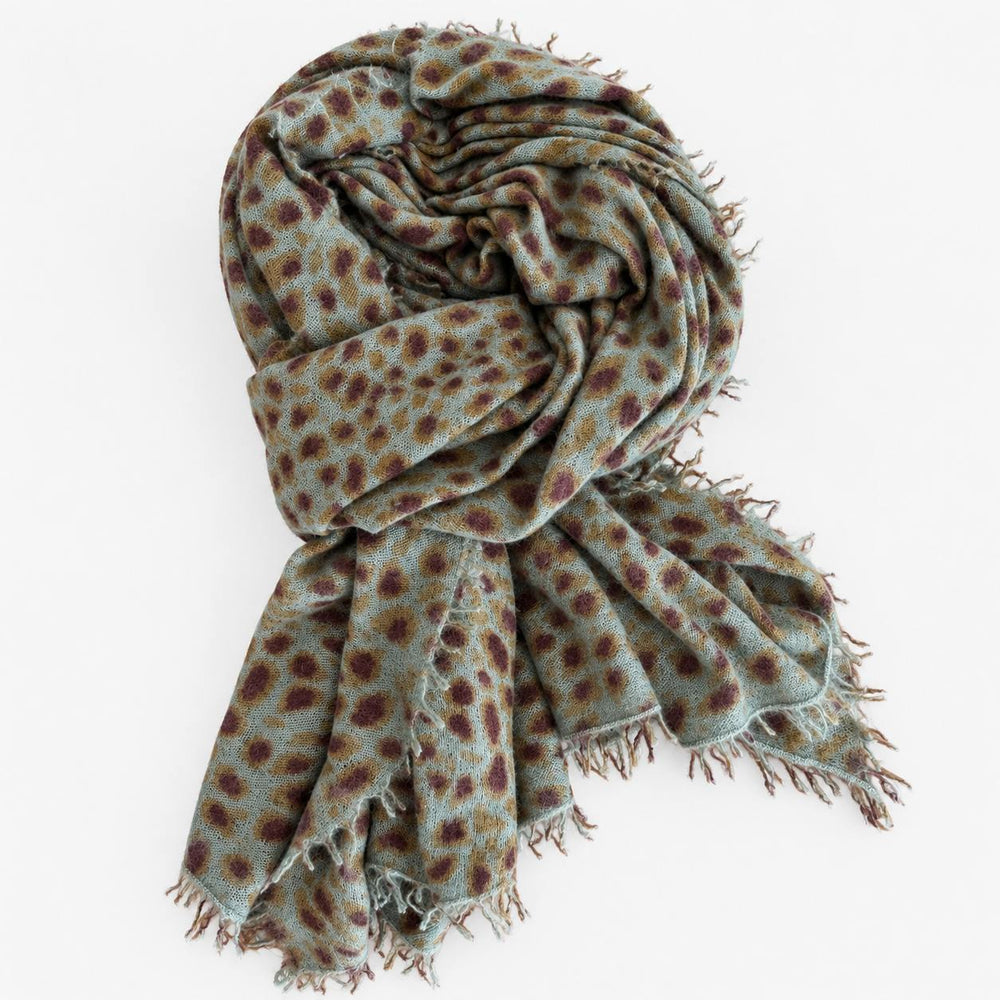 Cute Stuff Cashmere Schal Leo Petrol aus 100% Kaschmir mit Leo-Print in Petrol, Braun und Khaki