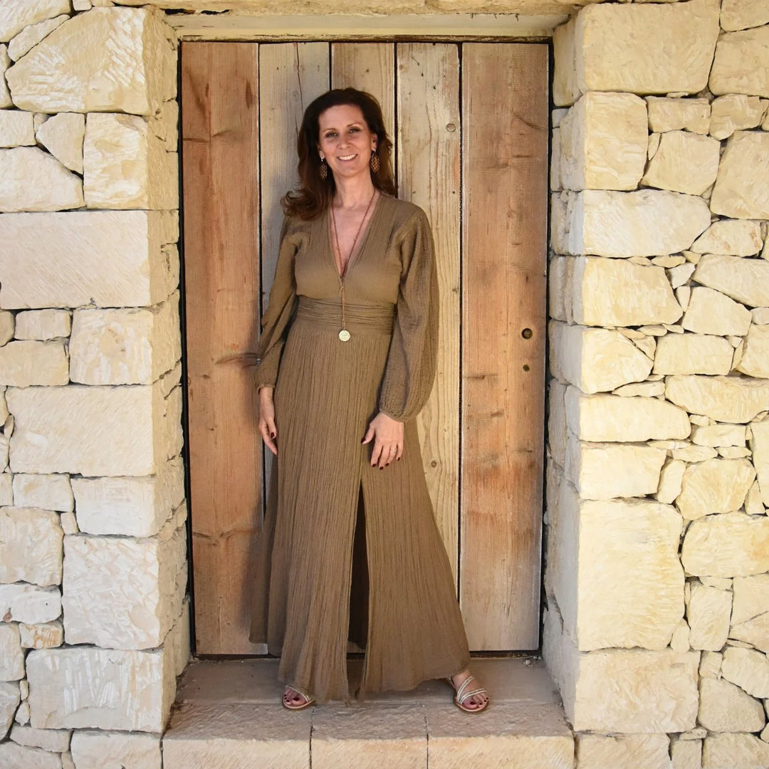 D’ARTEMIDE Nephele Dress in mocha aus 100 % Baumwolle, fliessende Passform, sommerlich gestylt