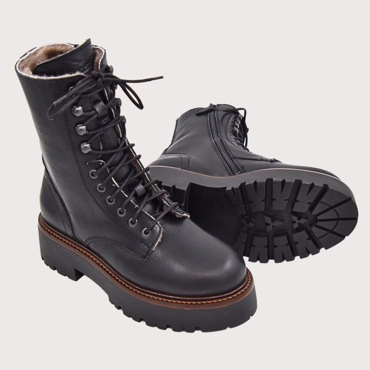 Dianetti Lammfell Schnürboots, Artikel-Nr. 1633 in Tudor nero - NoAna FASHION BEAUTY STYLING