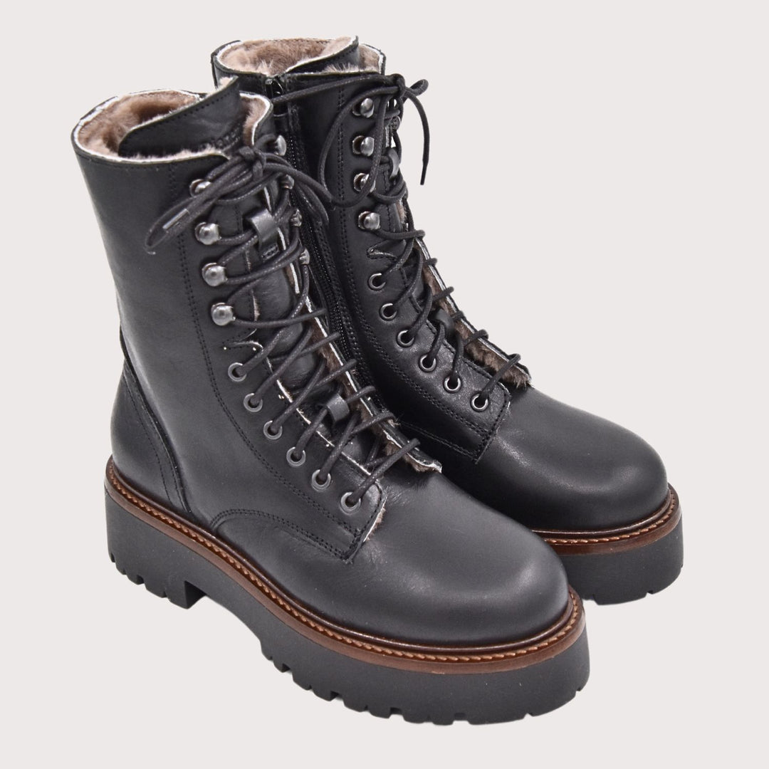 Dianetti Lammfell Schnürboots, Artikel-Nr. 1633 in Tudor nero - NoAna FASHION BEAUTY STYLING
