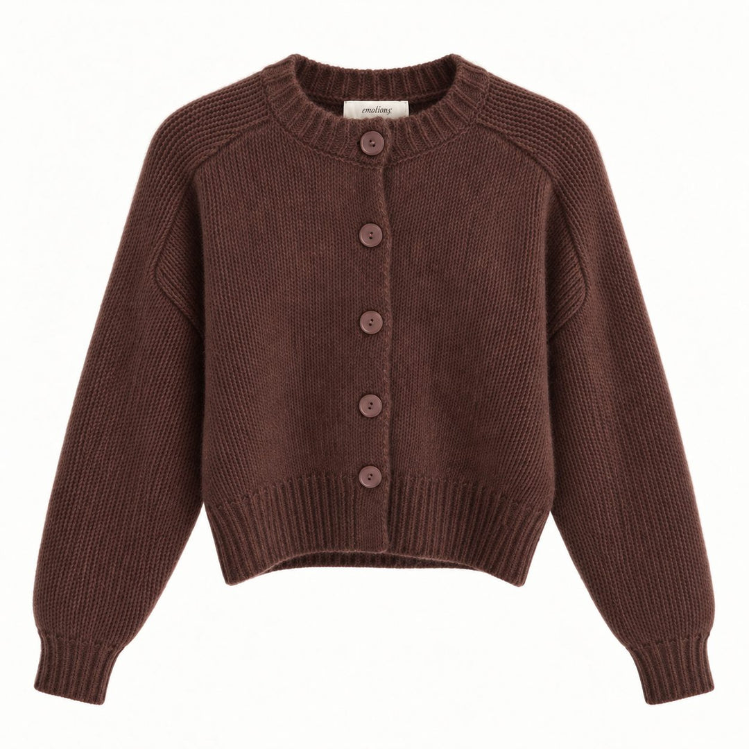 Emotions Cardigan Choco aus 82% Merinowolle und 18% Cashmere – brauner Strickcardigan mit Rundhals und Knopfleiste - Produktefoto