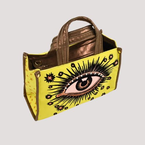 La Funky Mexicana La Grande Velvet Bag in neon yellow aus Samt und veganem Leder, Handtasche mit Augenmotiv, Frontansicht leicht schräg