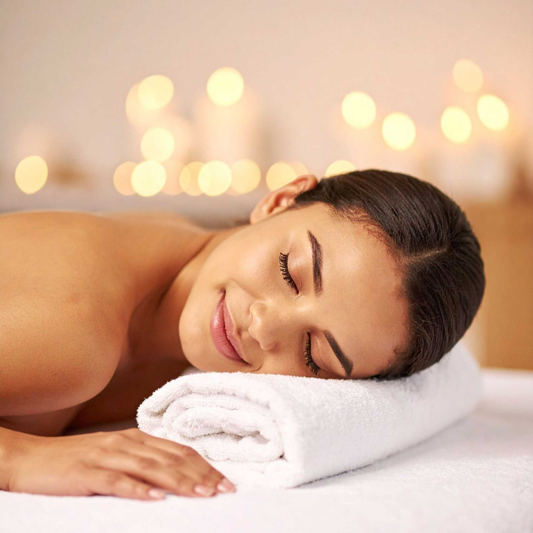 Entspannende Beauty- und Wellness-Behandlung bei NoAna Beauty bei einer Kundin zuhause