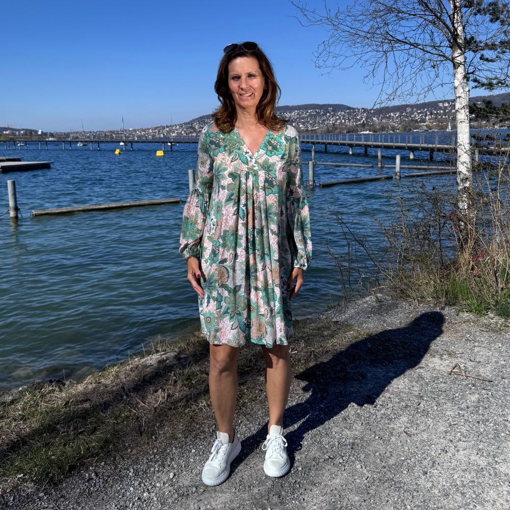 Salty Skin Tunika grün-multi aus Viscose, locker geschnittene Sommertunika im natürlichen Outdoor-Look
