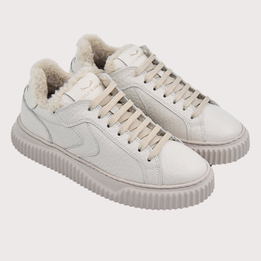 Voile Blanche Damen-Sneaker in Weiss mit Lammfellfutter, diagonale Seitenansicht